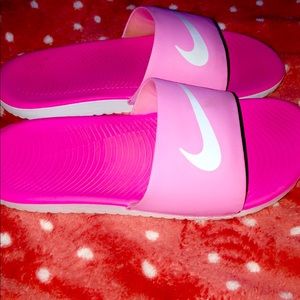 Nike slides 💓💓